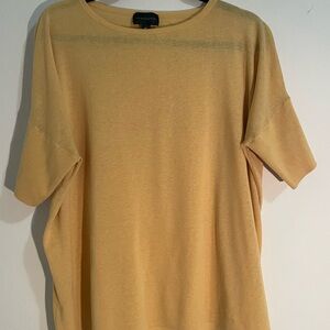 Oversized yellow knit shirt